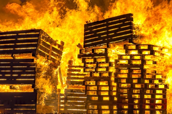 Essential Preparations to Protect Your Commercial Property on Bonfire Night | Johnson Controls